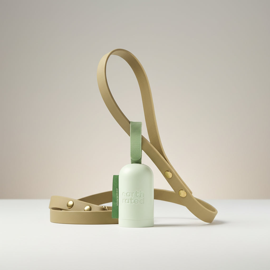 Earth Rated – Kotbeutelspender mit Haken für freie Hände, inkl. 15 recycelte & 100 % auslaufsichere Beutel